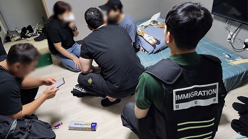 Miễn phạt cư trú bất hợp pháp tại Hàn Quốc cho người trở về trước 1/12