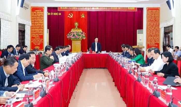 Ban Thường vụ Tỉnh ủy nghe, thảo luận và thông qua Dự thảo Đề án Bảo vệ và Phát huy giá trị Di sản văn hóa phi vật thể đại diện của nhân loại Dân ca Ví, Giặm Nghệ Tĩnh tỉnh Nghệ An giai đoạn 2026-2030 tại Phiên họp thường kỳ tháng 11/2024