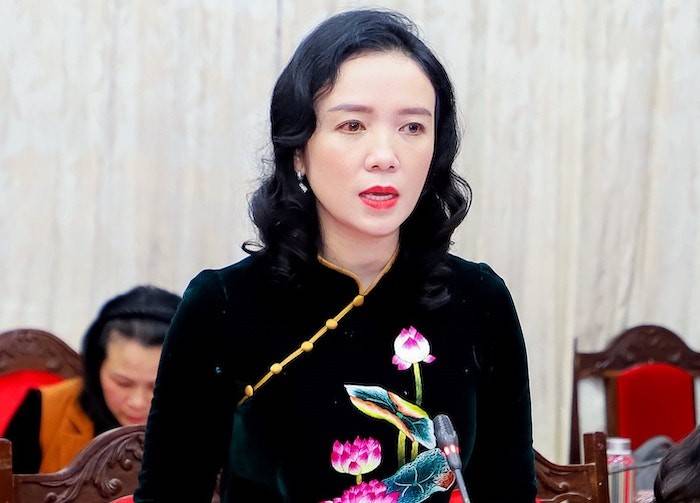 Bà Trần Thị Mỹ Hạnh - Giám đốc Sở Văn hóa và Thể thao Nghệ An trình bày Dự thảo Đề án Bảo vệ và Phát huy giá trị di sản văn hóa phi vật thể đại diện của nhân loại Dân ca Ví, Giặm Nghệ Tĩnh tỉnh Nghệ An giai đoạn 2026-2030 tại Phiên họp thường kỳ tháng 11/2024 của Ban Thường vụ Tỉnh uỷ Nghệ An