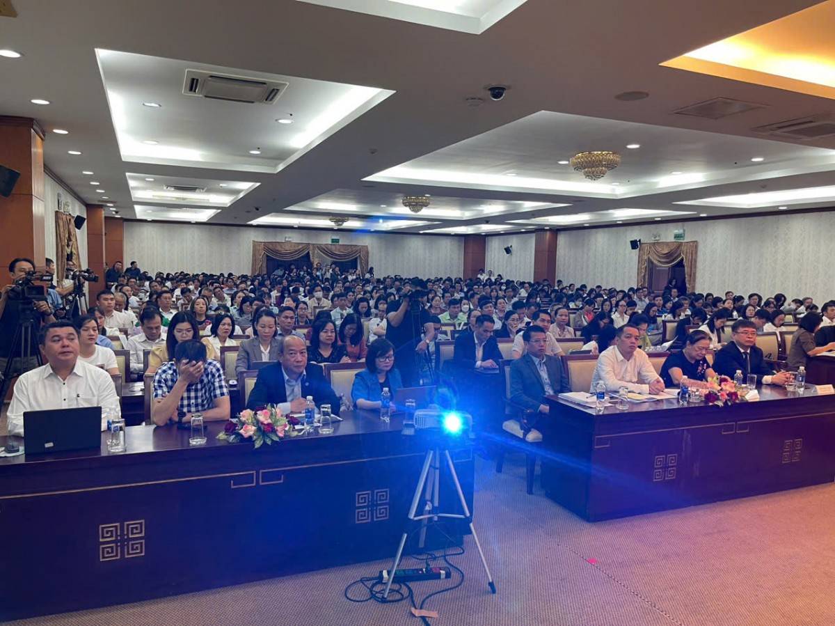 Quang cảnh hội nghị