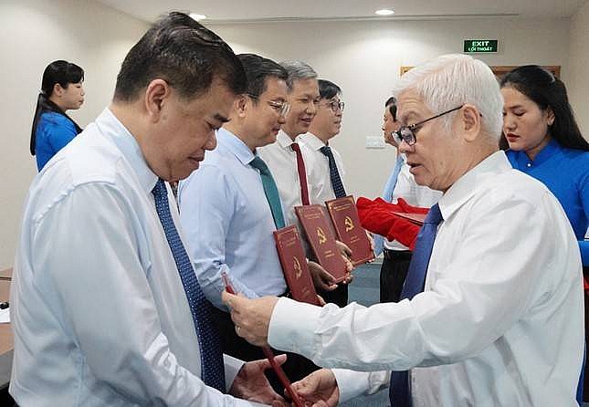 Bình Dương bổ nhiệm, điều động nhiều cán bộ chủ chốt