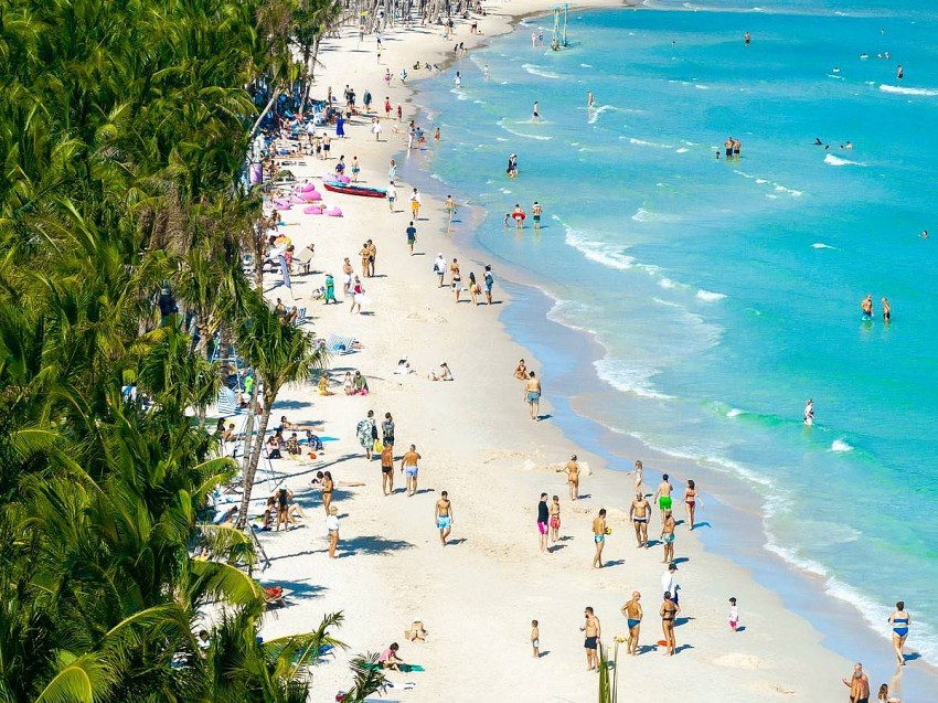 “Ùn ùn” du khách đổ bộ Phú Quốc dịp cuối năm “Ùn ùn” du khách đổ bộ Phú Quốc dịp cuối năm