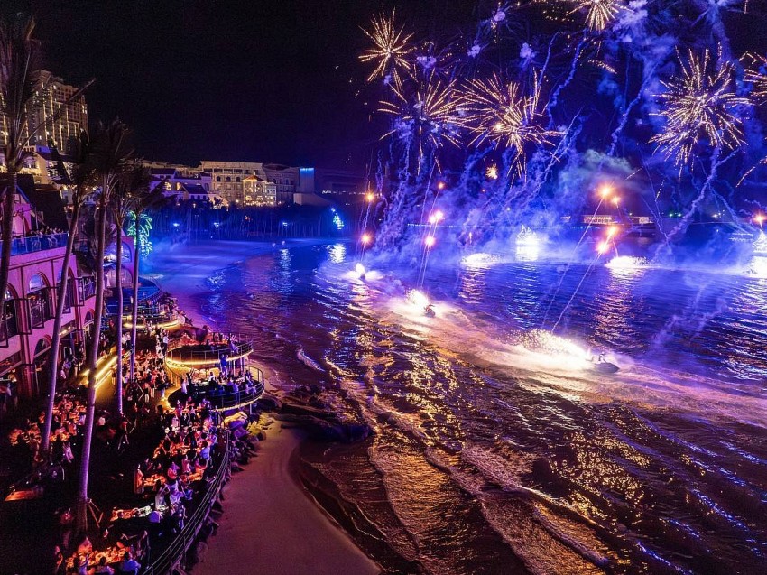 Muôn vẻ khách Tây đón Tết Ta tại Đà Nẵng, Phú Quốc, Sa Pa