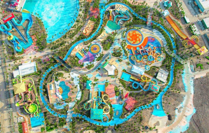 Du lịch miền Bắc bùng nổ ngay ngày đầu lễ: Dòng người đổ về Sầm Sơn, Hà Nam, Hạ Long, Cát Bà