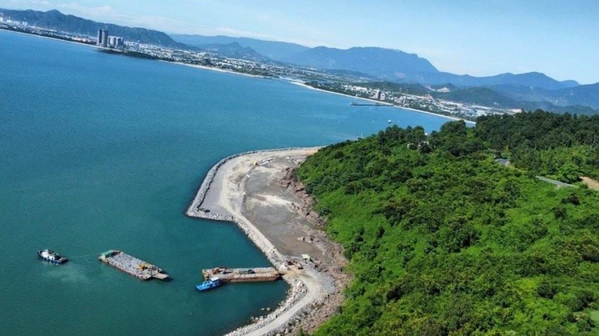Dự án cảng Liên Chiểu đang được TP. Đà Nẵng xây dựng. Dự án cảng Liên Chiểu đang được TP. Đà Nẵng xây dựng.