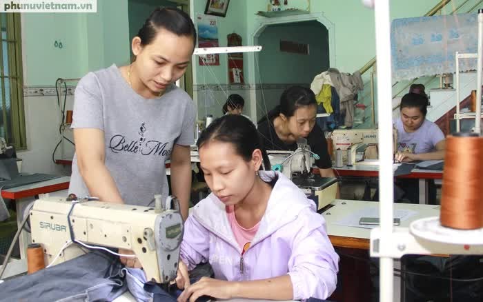Trợ cấp thất nghiệp là chính sách nhân văn cần tiếp tục hoàn thiện
