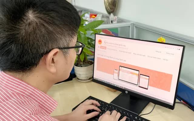 Trợ cấp thất nghiệp là chính sách nhân văn cần tiếp tục hoàn thiện