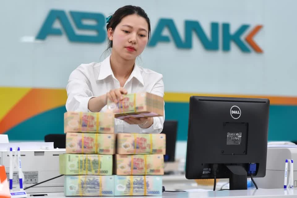 Lãi suất ngân hàng ngày 11/8/2025: ABBank điều chỉnh lãi suất trực tuyến