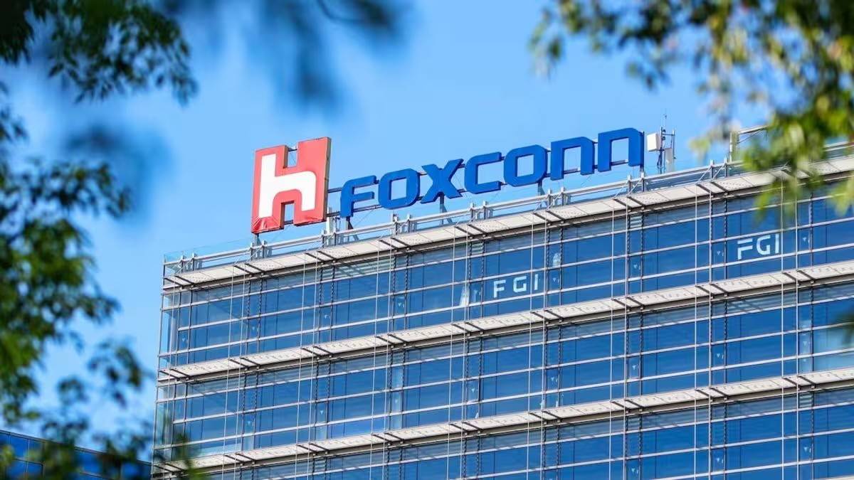 Kỷ nguyên iPhone phai mờ, Foxconn tăng tốc nhờ bùng nổ AI server