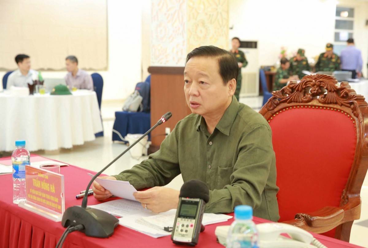 Phó Thủ tướng Trần Hồng Hà chủ trì họp Ban Chỉ đạo tiền phương ứng phó bão số 5