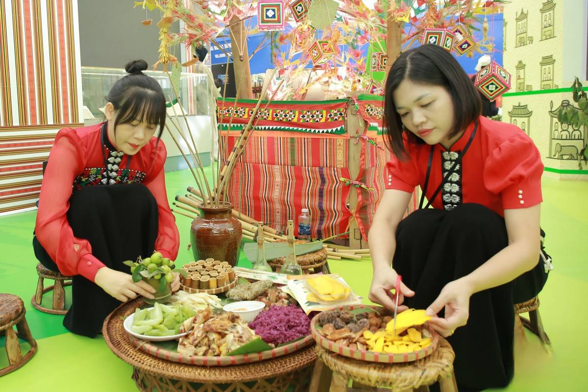 Sơn La lan tỏa bản sắc và khát vọng phát triển tại triển lãm Quốc khánh