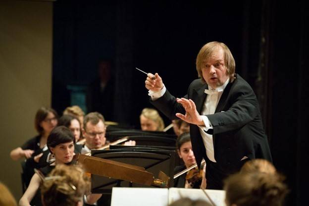 Nhạc trưởng Yury Tkachenko từng chỉ huy nhiều hòa nhạc tại Việt Nam