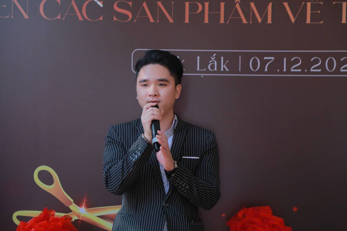 Ông Phạm Ngọc Anh – Giám đốc Hoa Liên Viên Chi nhánh Buôn Ma Thuột phát biểu tại lễ ra mắt.