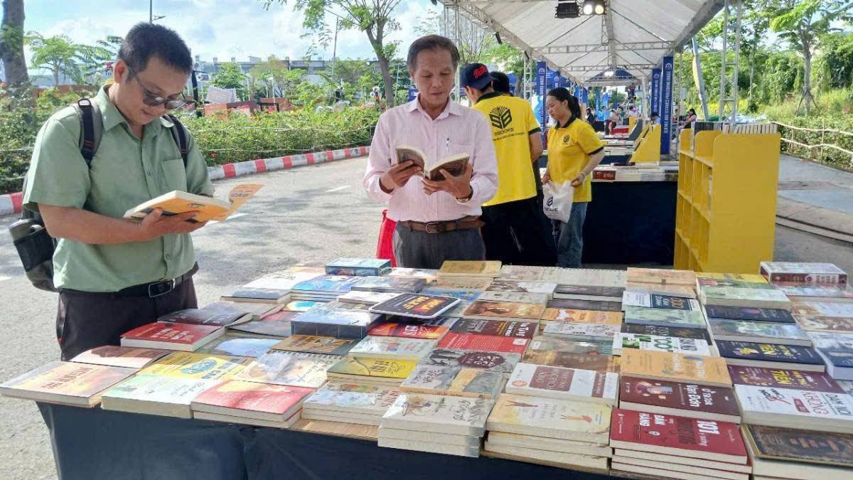 Văn hoá đọc trở thành nét đẹp Văn hoá của tất cả mọi người dân trong xã hội