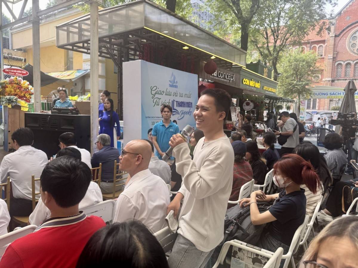Độc giả trong một buổi giao lưu về văn hóa đọc tại Đường sách TP Hồ Chí Minh.