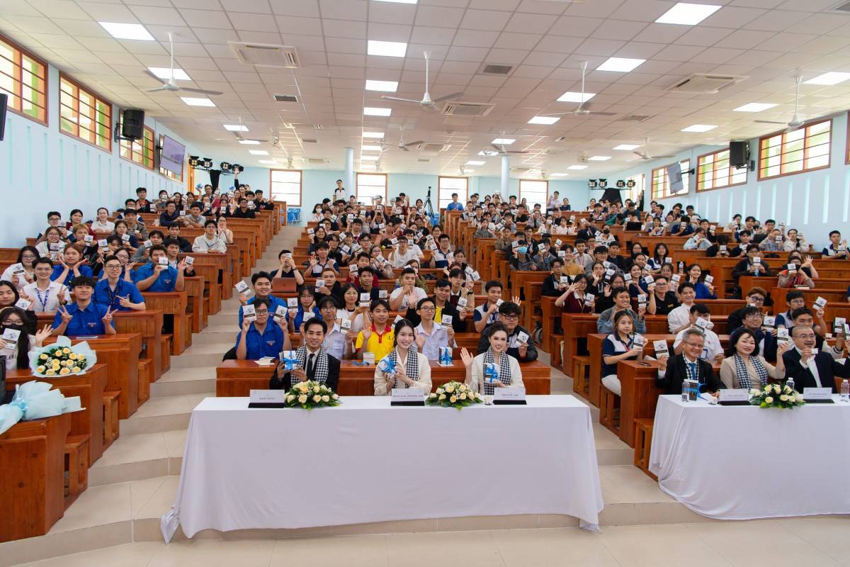 Nghệ sĩ trẻ đồng hành cùng Hành trình từ trái tim