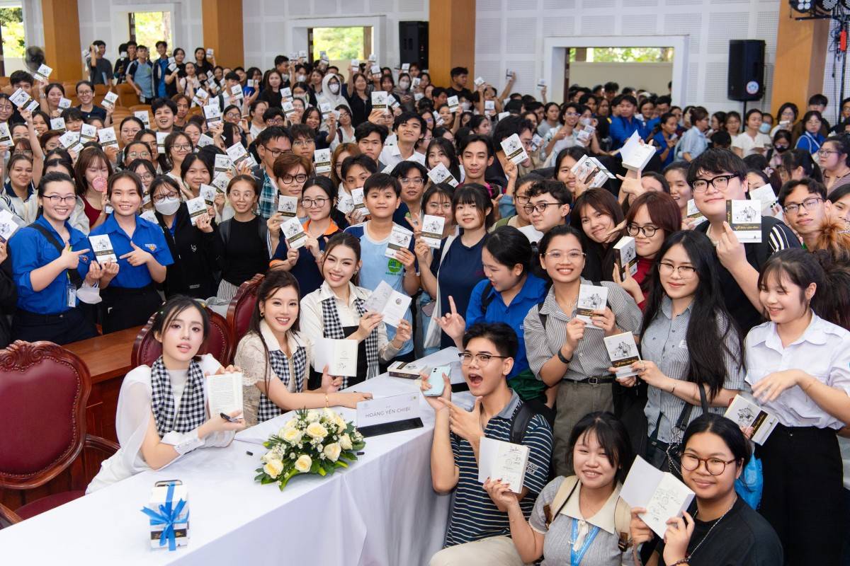 Nghệ sĩ trẻ đồng hành cùng Hành trình từ trái tim