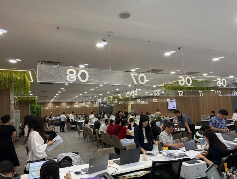 Văn phòng bán hàng Vinhomes Hải Vân Bay tại Hà Nội không còn chỗ trống trong ngày 18/4