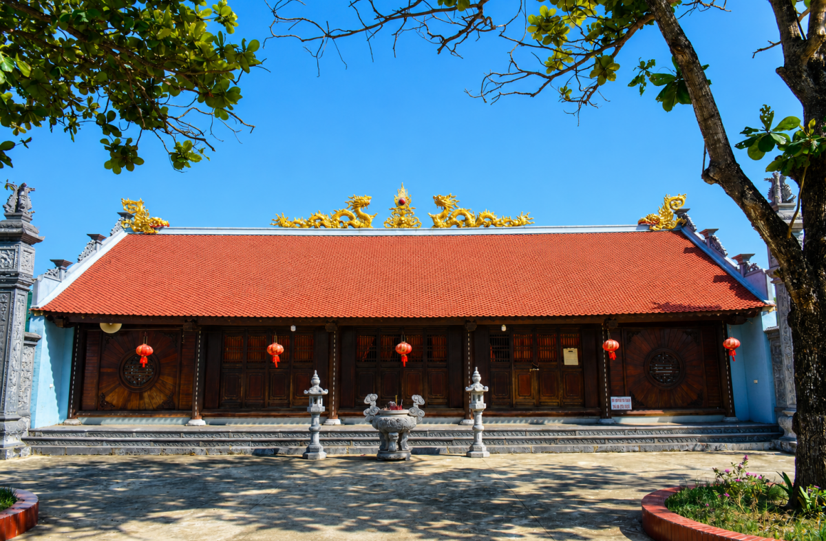 Đình làng Cẩn Du