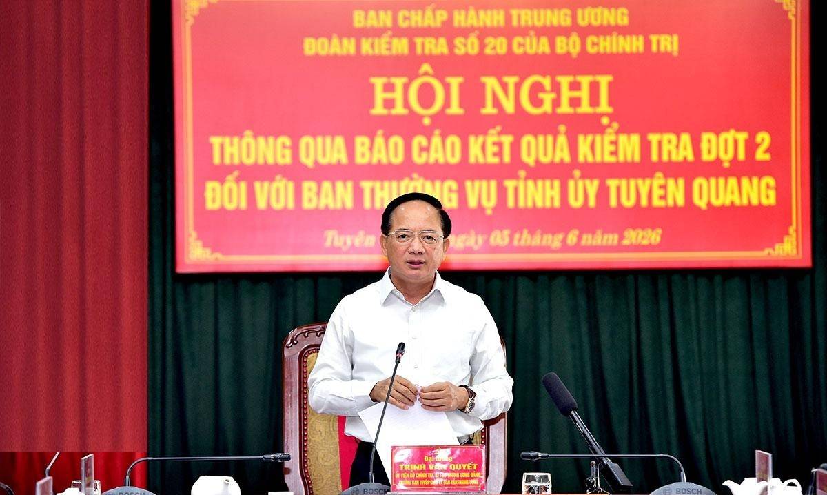 Trịnh Văn Quyết, Ủy viên Bộ Chính trị, Bí thư Trung ương Đảng, Trưởng Ban Tuyên giáo và Dân vận Trung ương phát biểu tại hội nghị.