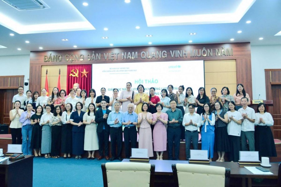 Các đại biểu tại hội thảo